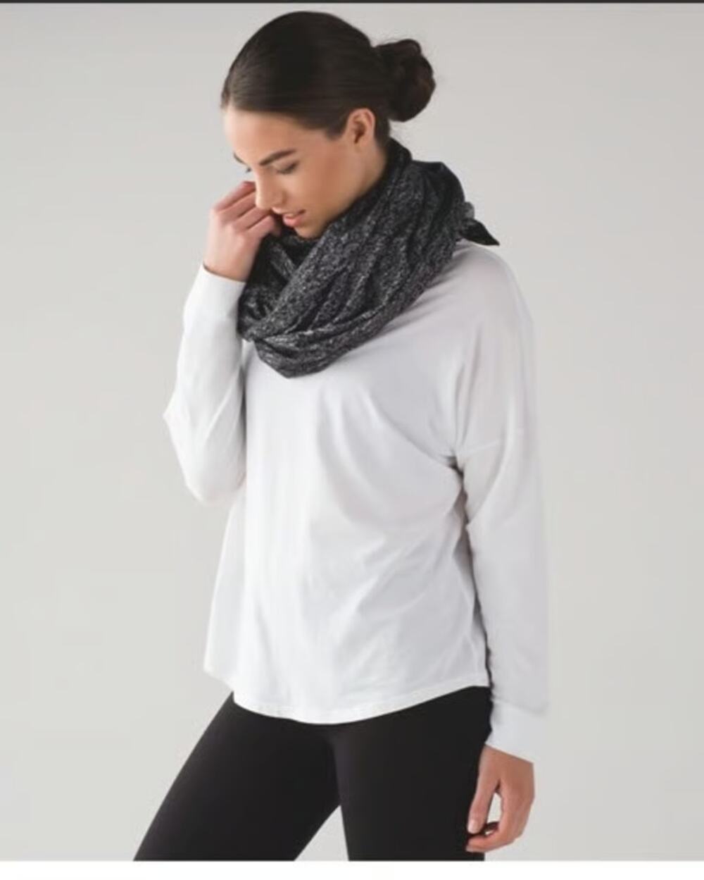 Lululemon Vinyasa Scarf Wrap Black White Stretchy Adjustable Athleisure Convert
